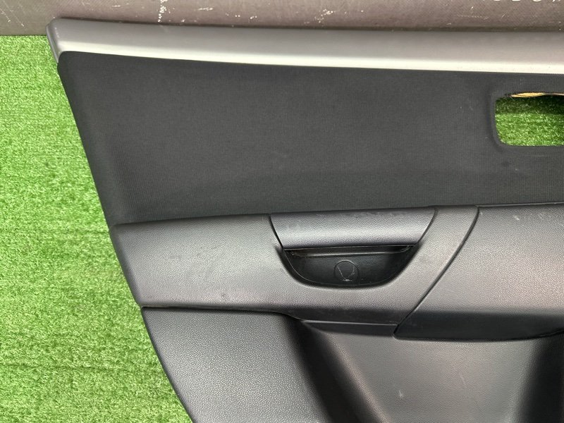 Обшивка двери Mazda 3 BK