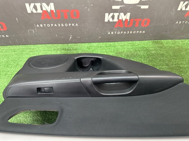 Обшивка двери Mazda 3 BK