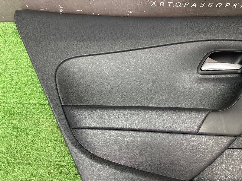 Обшивка двери Volkswagen Polo 5