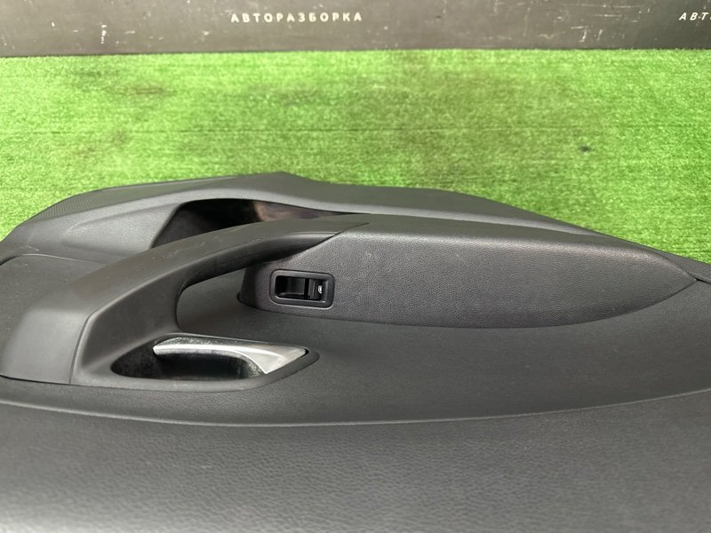 Обшивка двери Volkswagen Polo 5