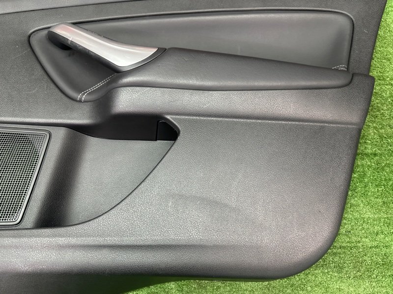 Обшивка двери Ford Mondeo 4