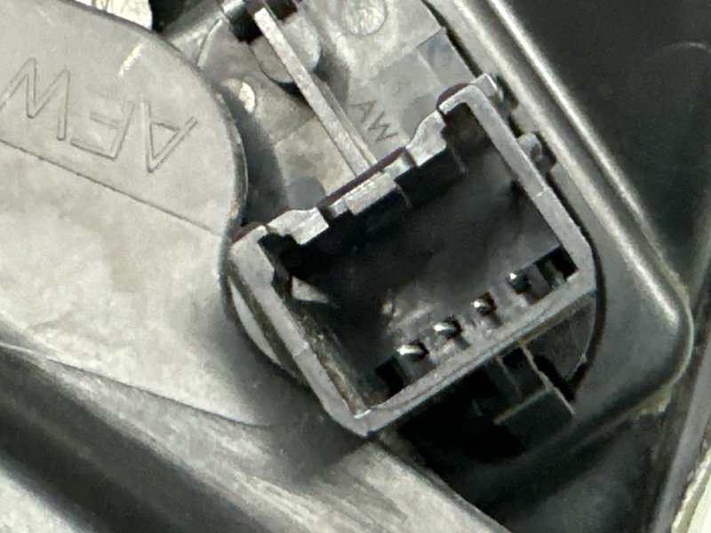 Обшивка двери Ford Mondeo 4