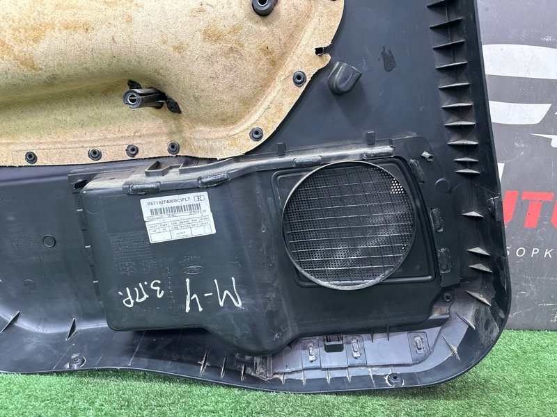 Обшивка двери Ford Mondeo 4