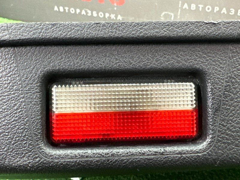 Обшивка двери Peugeot 407