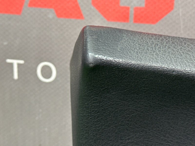 Обшивка двери Peugeot 407