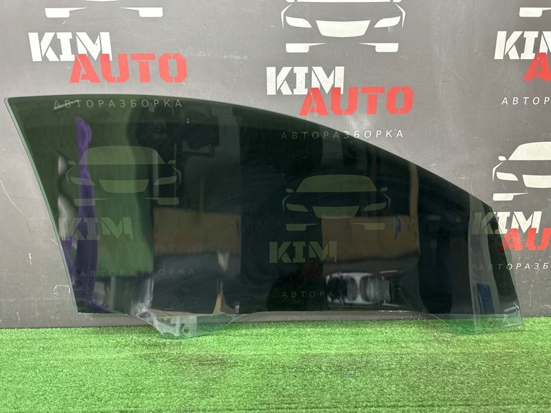 Стекло двери Peugeot 206 3E