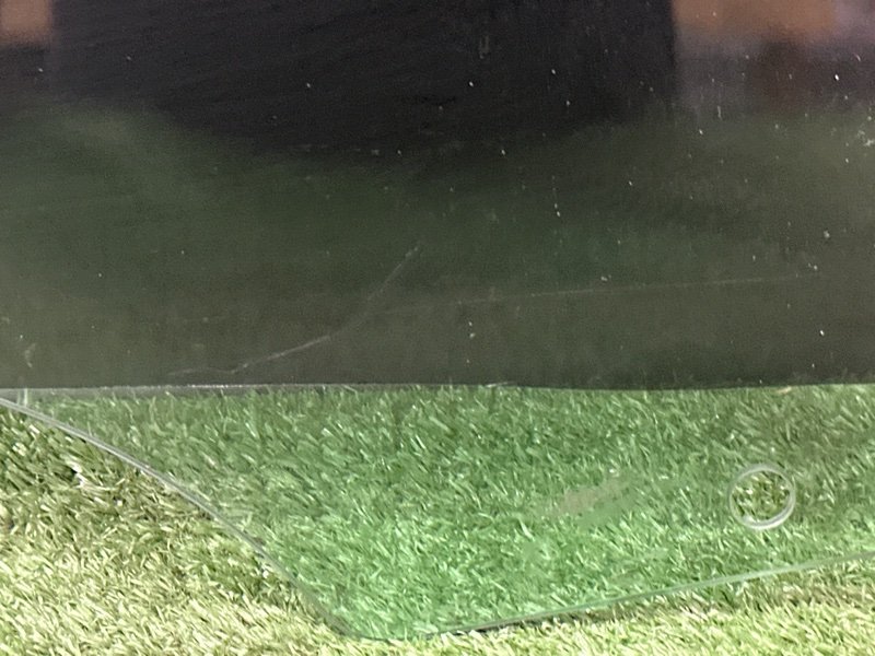 Стекло двери Peugeot 206 3E