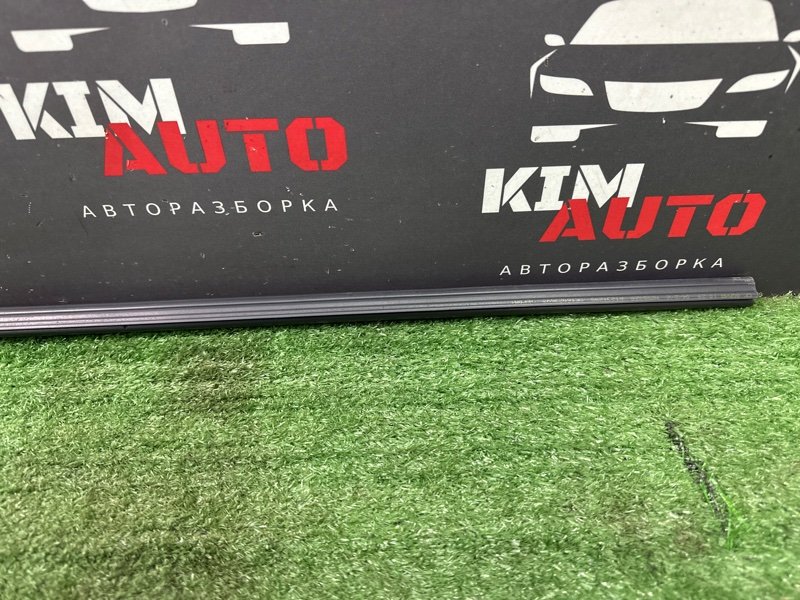 Уплотнитель стекла(бархотка) внутренний Peugeot 206 3E