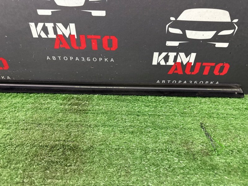 Уплотнитель стекла наружный (Бархотка) Peugeot 206 3E