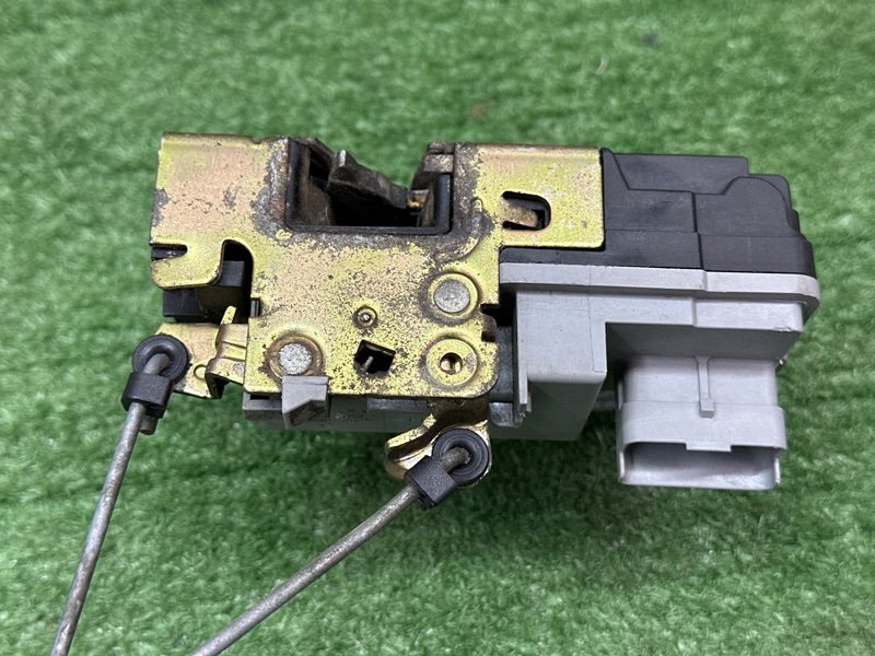 Замок двери Peugeot 206 3E