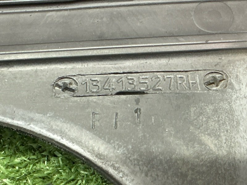 Уплотнитель стекла направляющий Opel Astra J