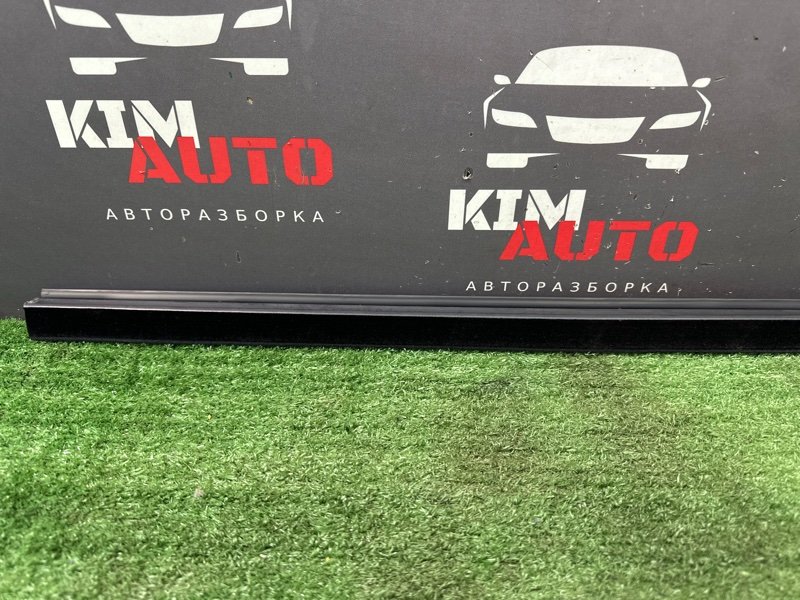 Уплотнитель стекла(бархотка) внутренний Ford Focus 2