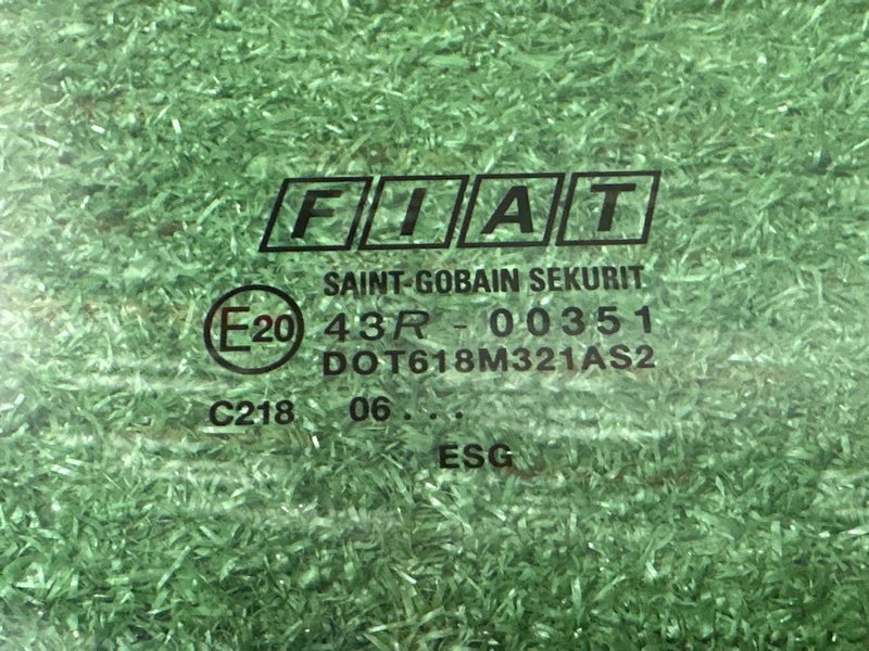 Стекло двери Fiat Panda