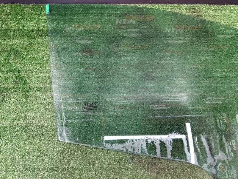 Стекло двери Fiat Panda