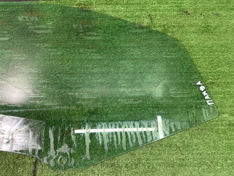 Стекло двери Fiat Panda