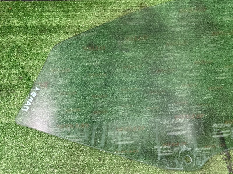 Стекло двери Fiat Panda