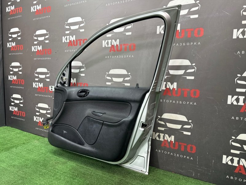 Дверь Peugeot 206