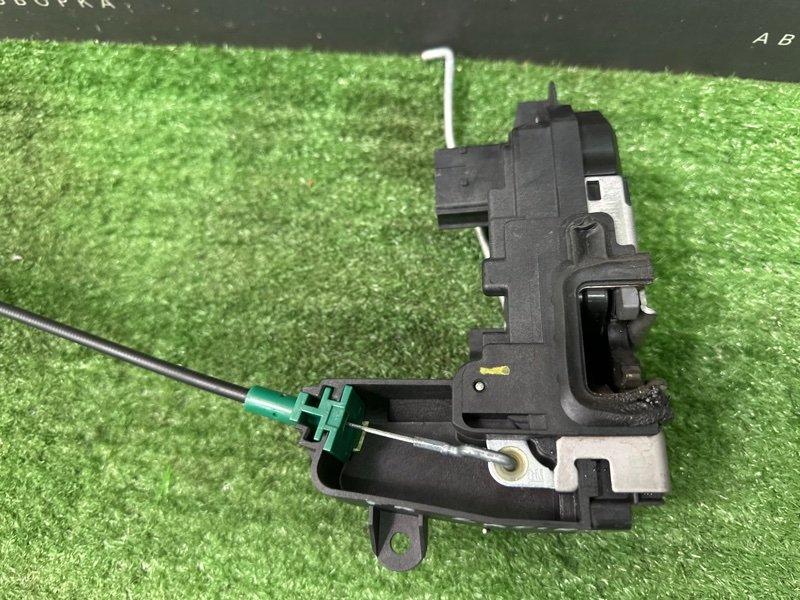 Замок двери Opel Zafira