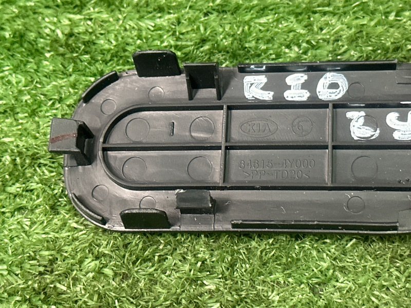 Накладка центральной консоли Kia Rio 3 2016 QB