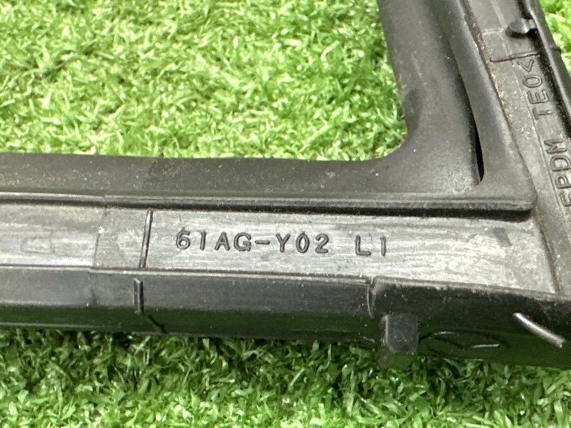 Уплотнитель стекла направляющий Mazda 6 GH