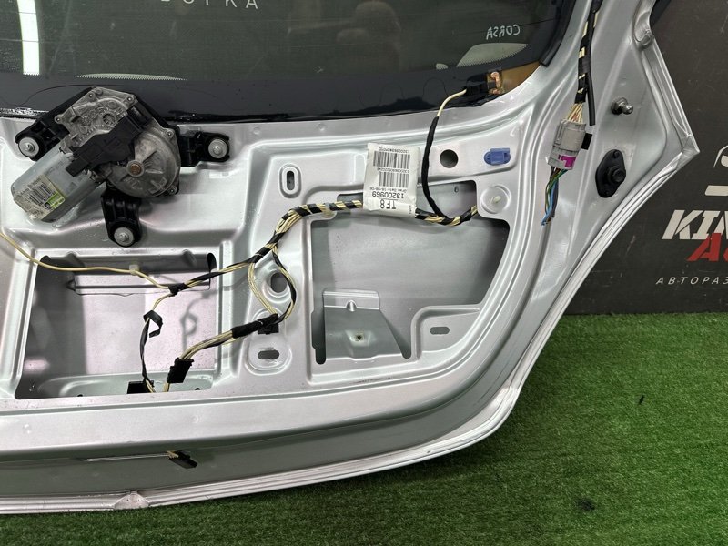 Крышка багажника Opel Corsa D