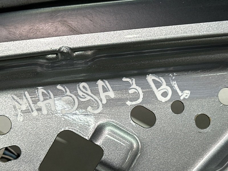 Дверь Mazda 3 BL