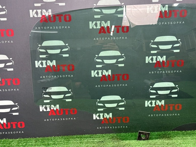 Стекло двери Fiat Punto
