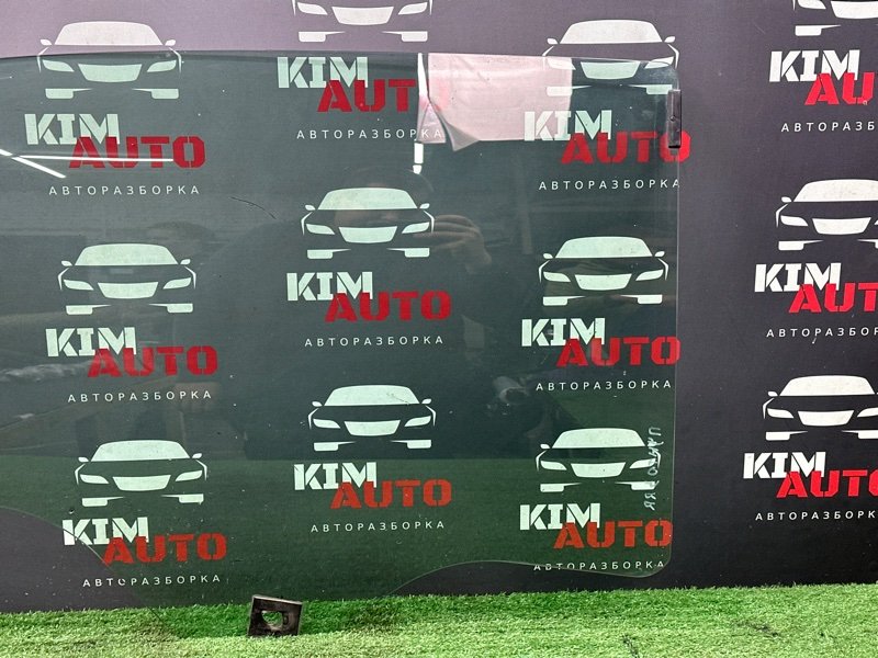 Стекло двери Fiat Punto