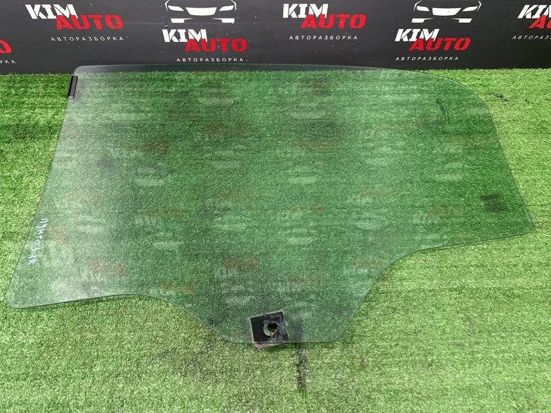 Стекло двери Fiat Punto