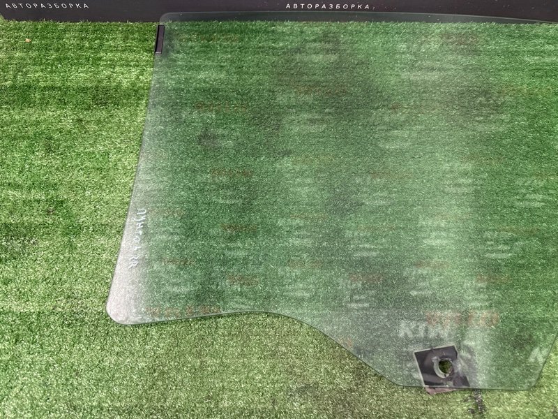 Стекло двери Fiat Punto