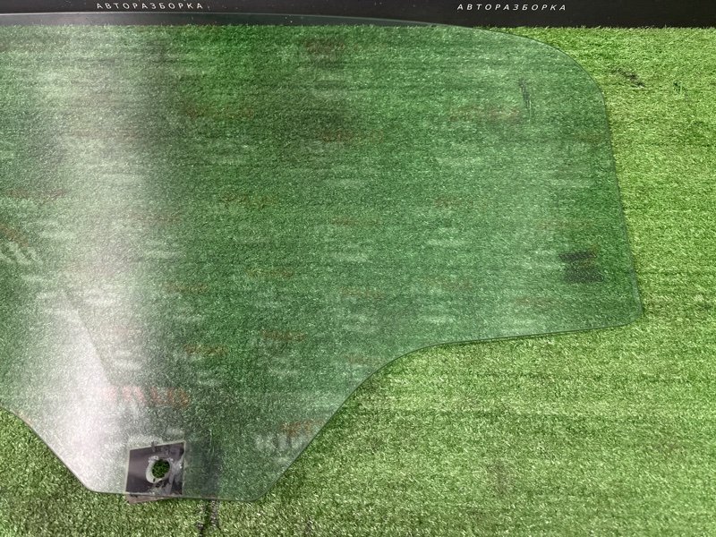 Стекло двери Fiat Punto