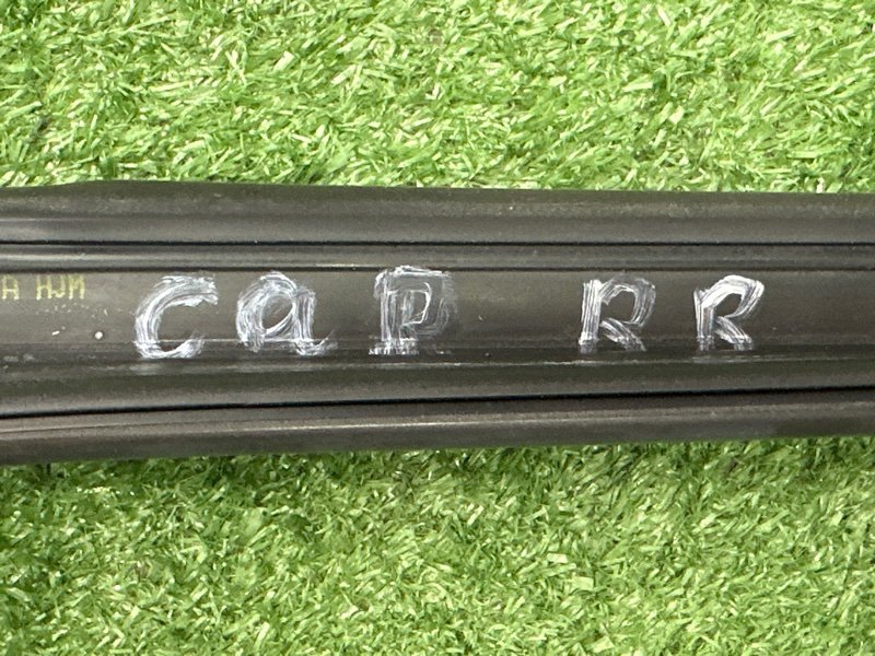 Уплотнитель стекла двери Chevrolet Captiva C100