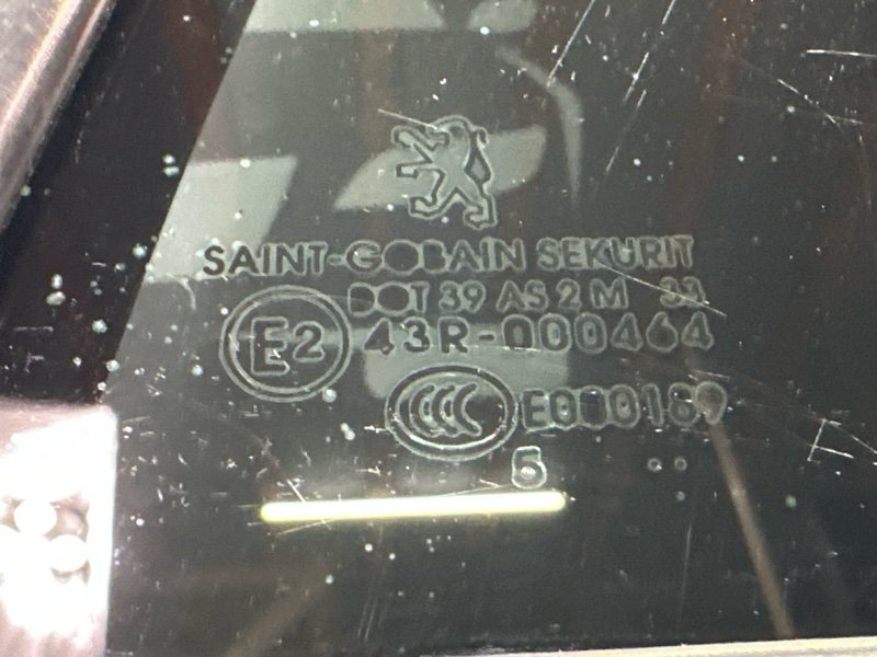 Дверь Peugeot 206