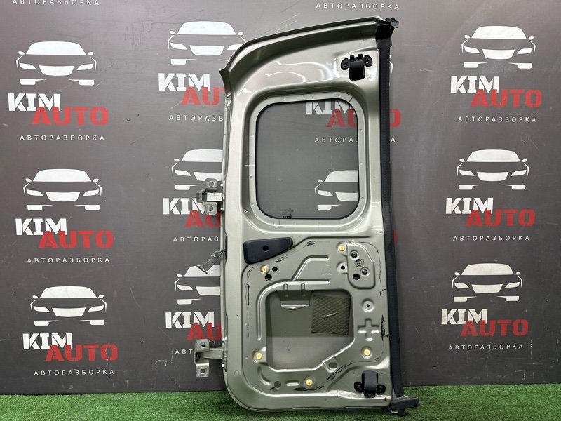 Дверь распашная Lada Largus