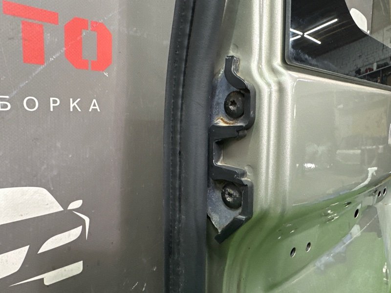 Дверь распашная Lada Largus