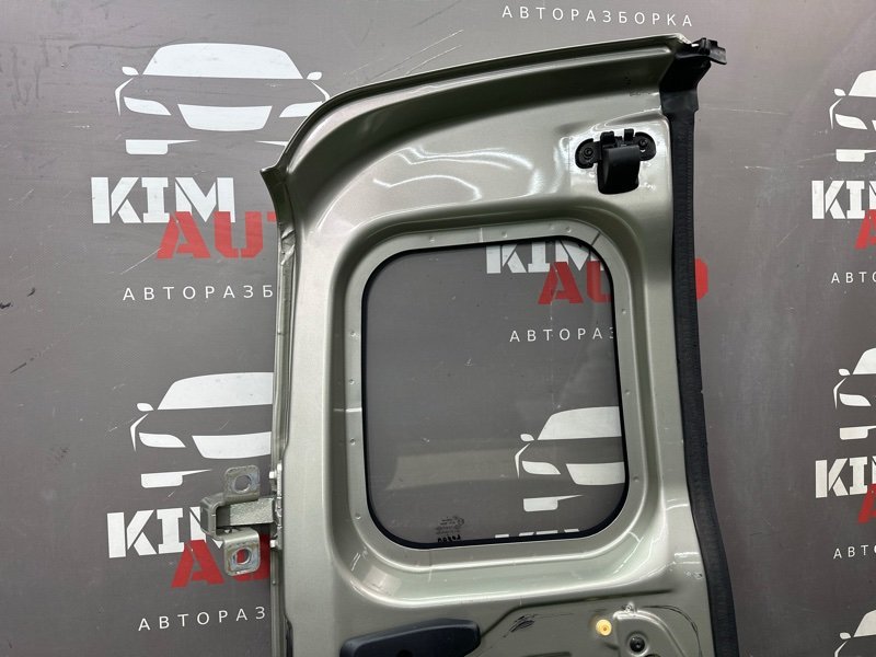 Дверь распашная Lada Largus