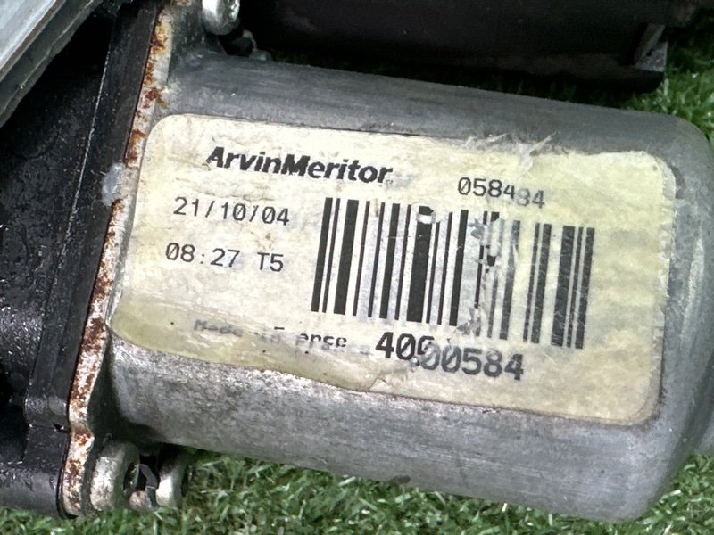 Механизм стеклоподъёмника с мотором Peugeot 307