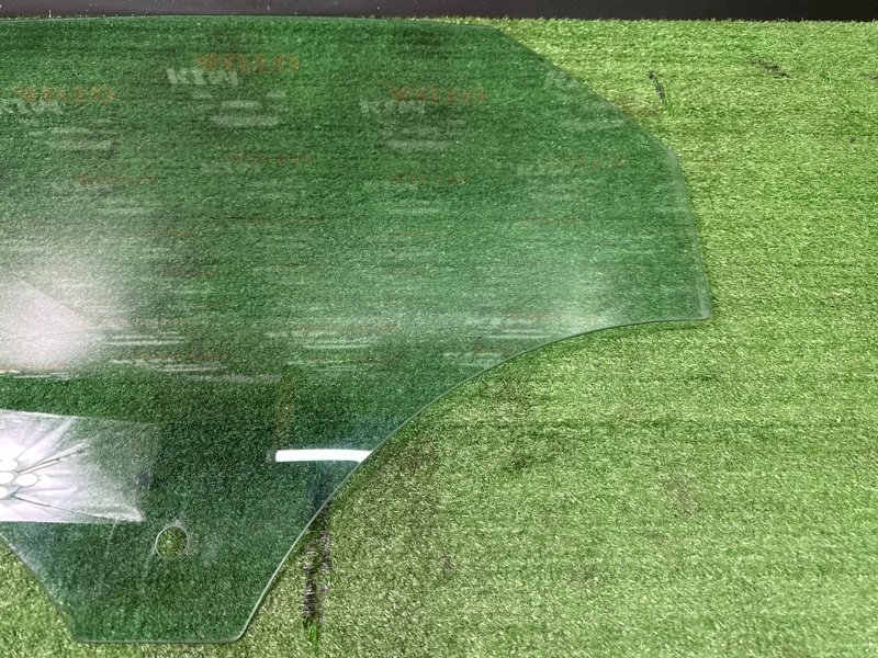 Стекло двери Ford Mondeo 4