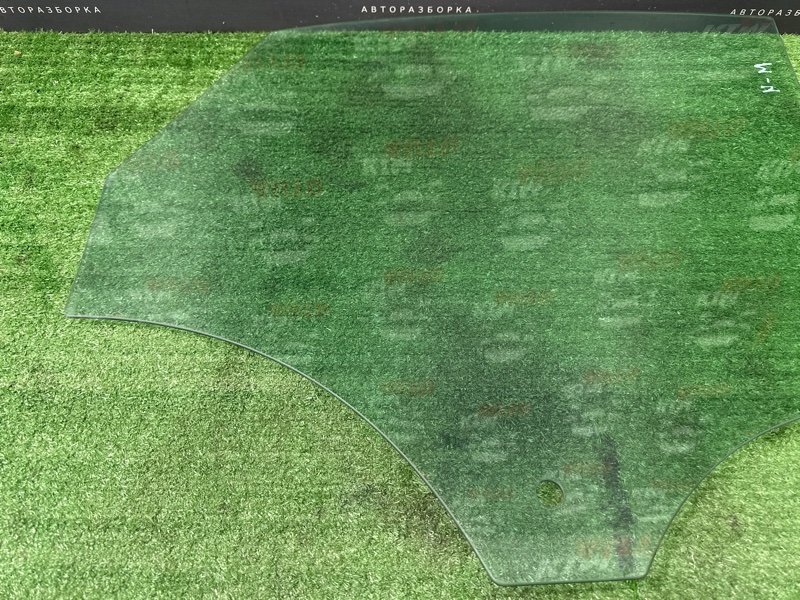 Стекло двери Ford Mondeo 4