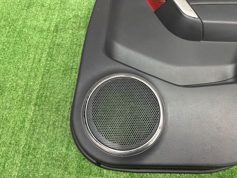 Обшивка двери Chevrolet Captiva C100