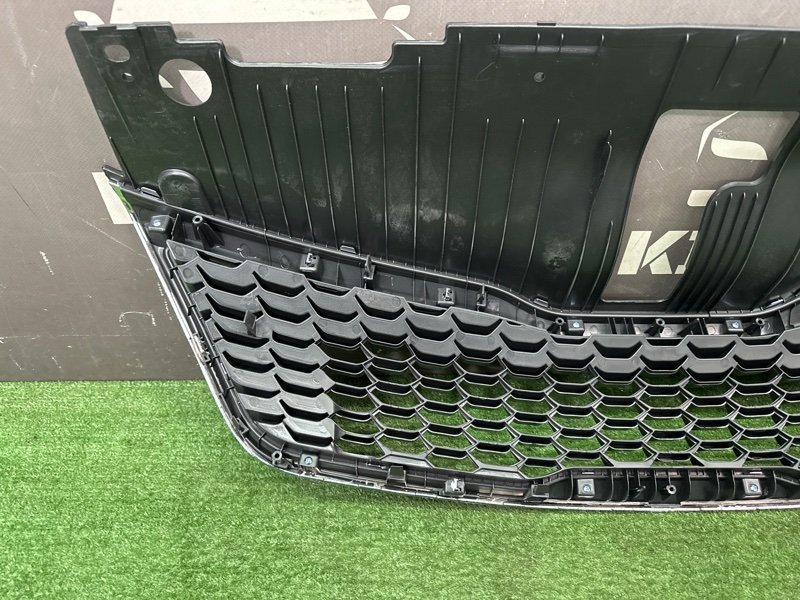 Решетка радиатора Kia Rio 3 2014 QB