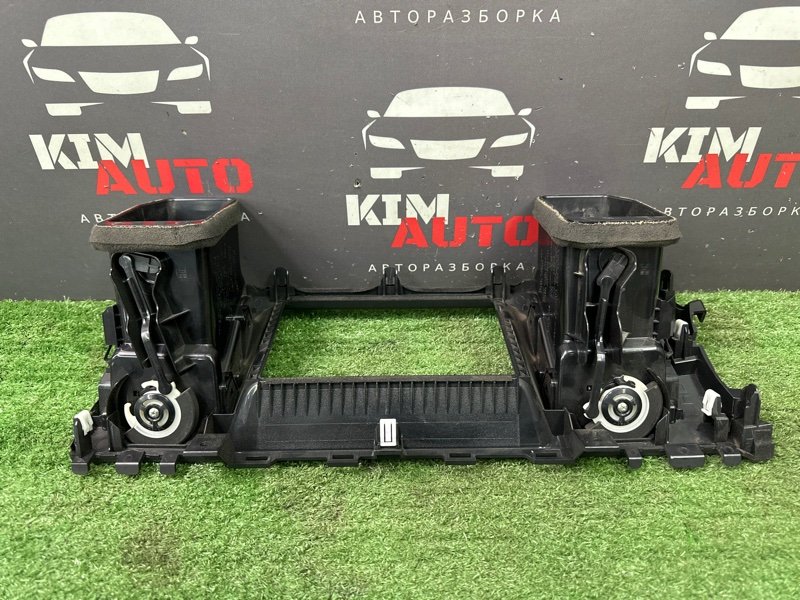 Дефлектор отопителя центральный Nissan Murano 2008 Z51