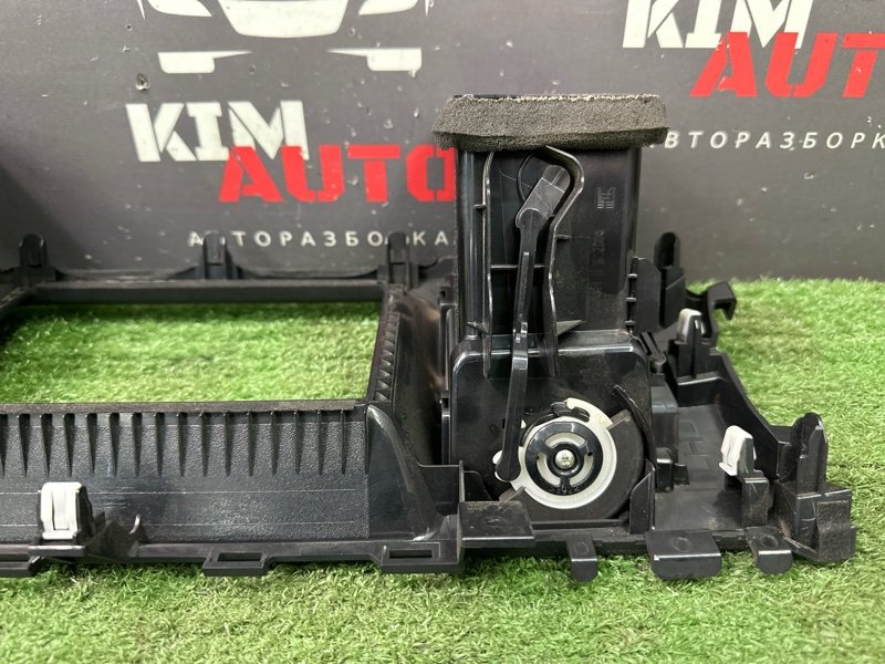 Дефлектор отопителя центральный Nissan Murano 2008 Z51