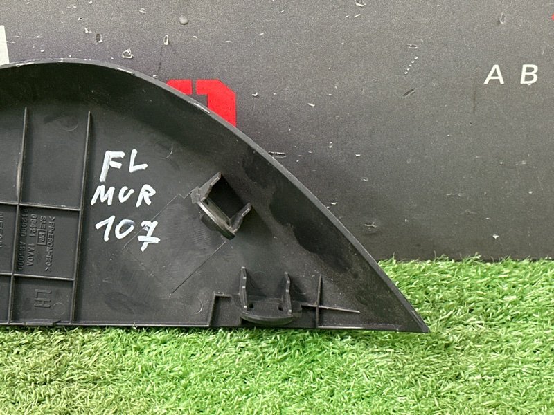 Накладка торпедо боковая Nissan Murano 2008 Z51