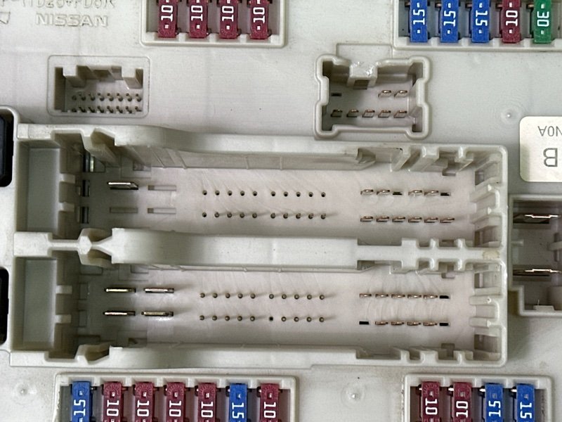 Блок предохранителей салонный Nissan Murano 2008 Z51