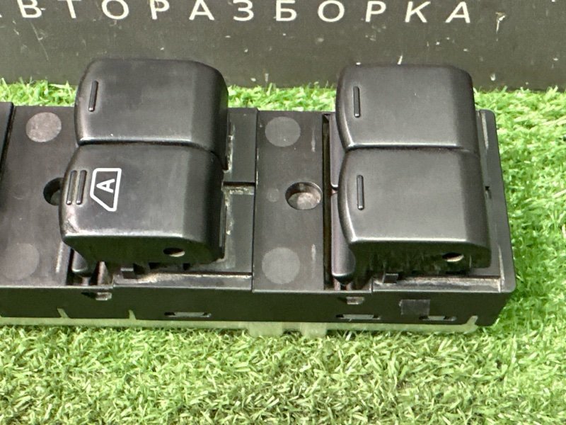 Блок управления стеклоподъемниками Nissan Murano 2008 Z51