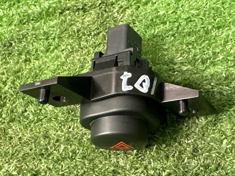 Кнопка аварийной сигнализации (аварийка) Nissan Murano 2008 Z51