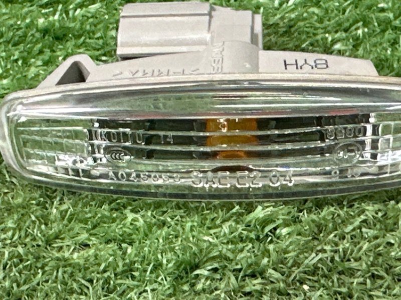 Повторитель поворота в крыло Nissan Murano 2008 Z51