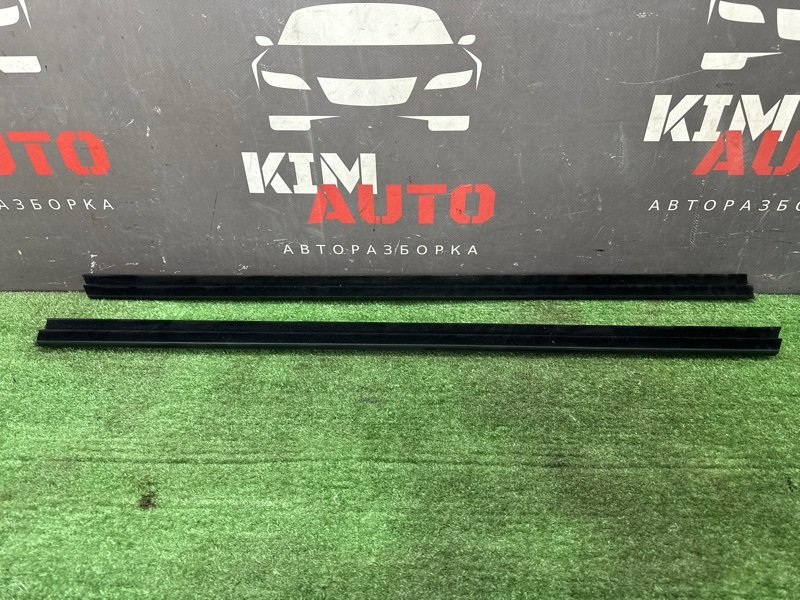 Уплотнитель стекла(бархотка) внутренний Nissan Murano 2008 Z51