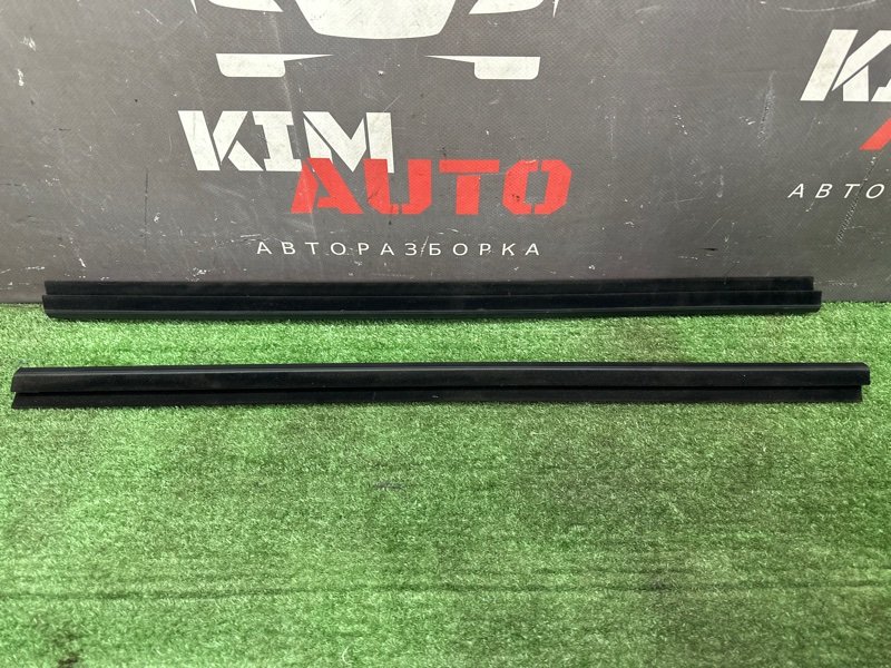 Уплотнитель стекла(бархотка) внутренний Nissan Murano 2008 Z51